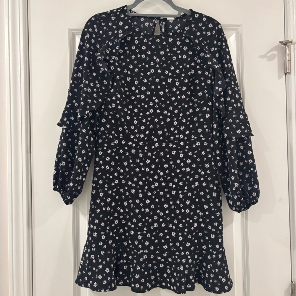 Black and White Floral Long Sleeve Dress